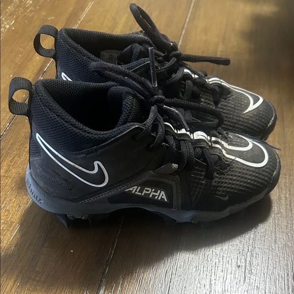 Nike Other - Nike Alpha Menace 3 Shark youth football cleats in black/white size 12C